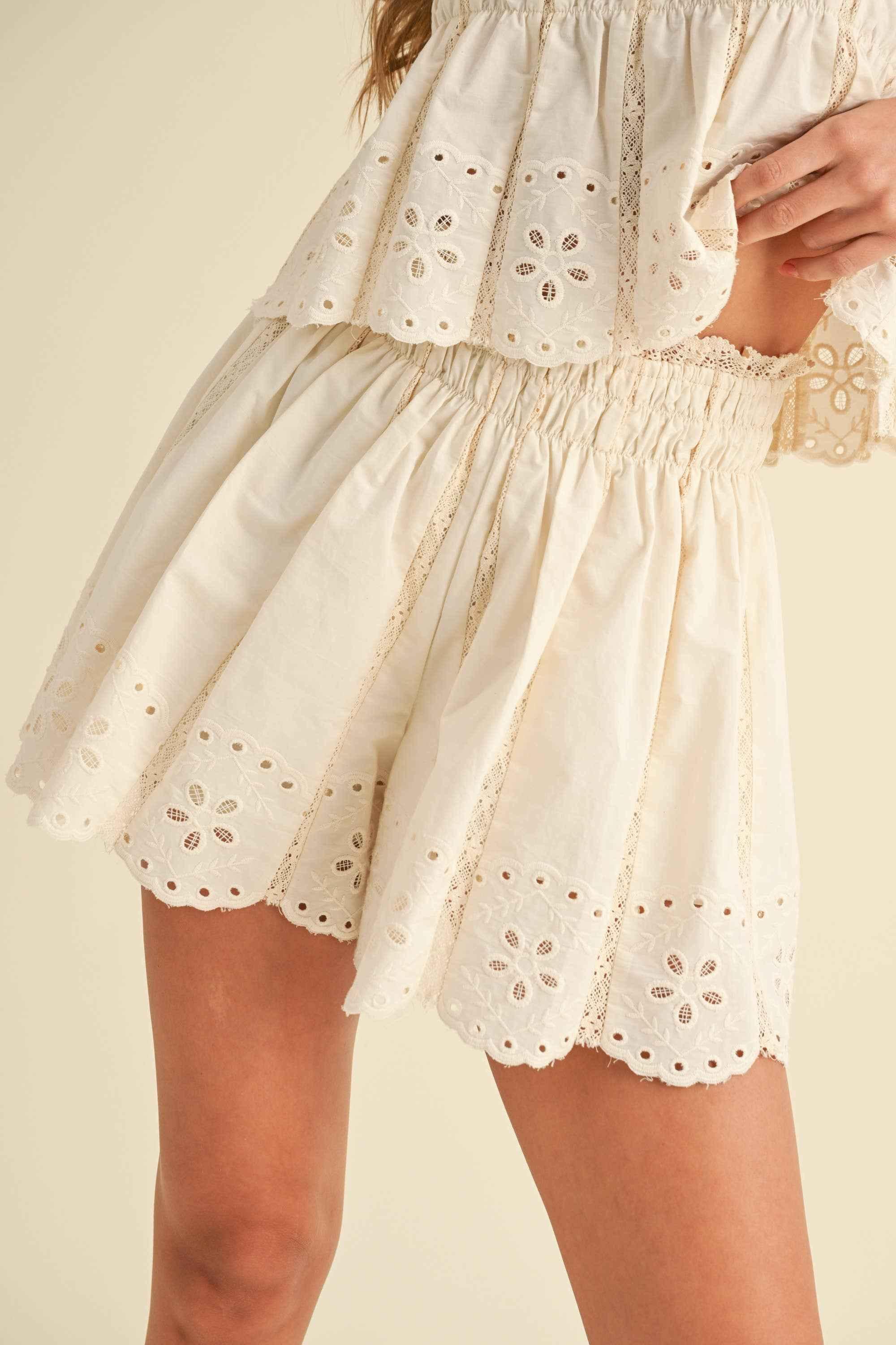 IST5809 EMBROIDERED CAMI AND SHORTS SET WITH LACE TRIM
