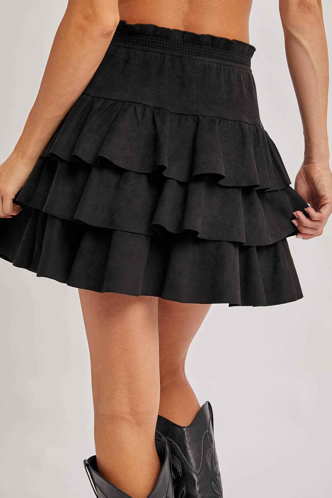 FAUX SUEDE TIERED RUFFLE PAPERBAG WAISTBAND MINI SKIRT: Black / L